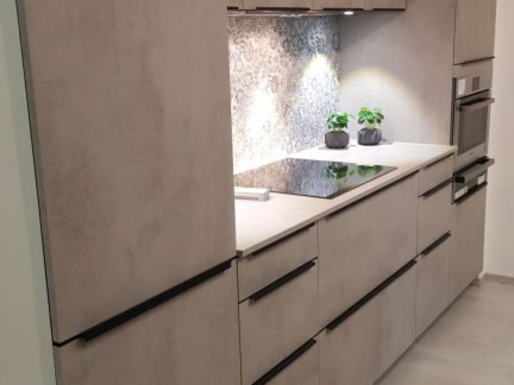 beton-gris-poignee-noir-batie-chene-foncé-vinsobres-cuisine-salle-bains-nc-creations-