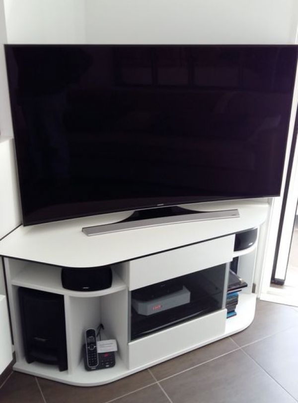 meuble-tv-design-sur-mesure-compact-noir-blanc-nc-creations-vaison-nyons-vinsobres-